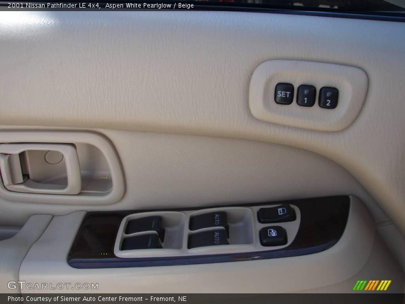 Aspen White Pearlglow / Beige 2001 Nissan Pathfinder LE 4x4