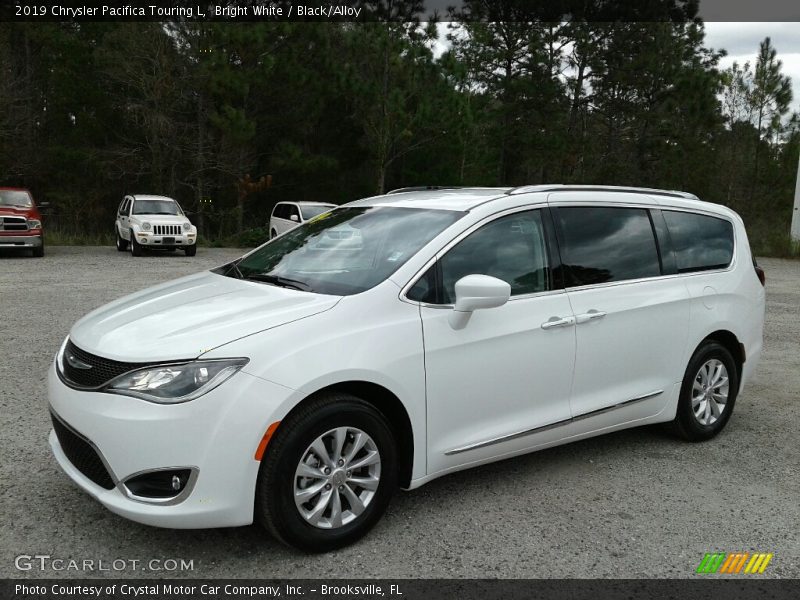 Bright White / Black/Alloy 2019 Chrysler Pacifica Touring L