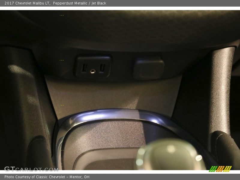 Pepperdust Metallic / Jet Black 2017 Chevrolet Malibu LT