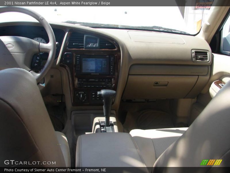 Aspen White Pearlglow / Beige 2001 Nissan Pathfinder LE 4x4