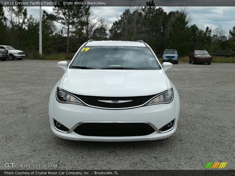 Bright White / Black/Alloy 2019 Chrysler Pacifica Touring L