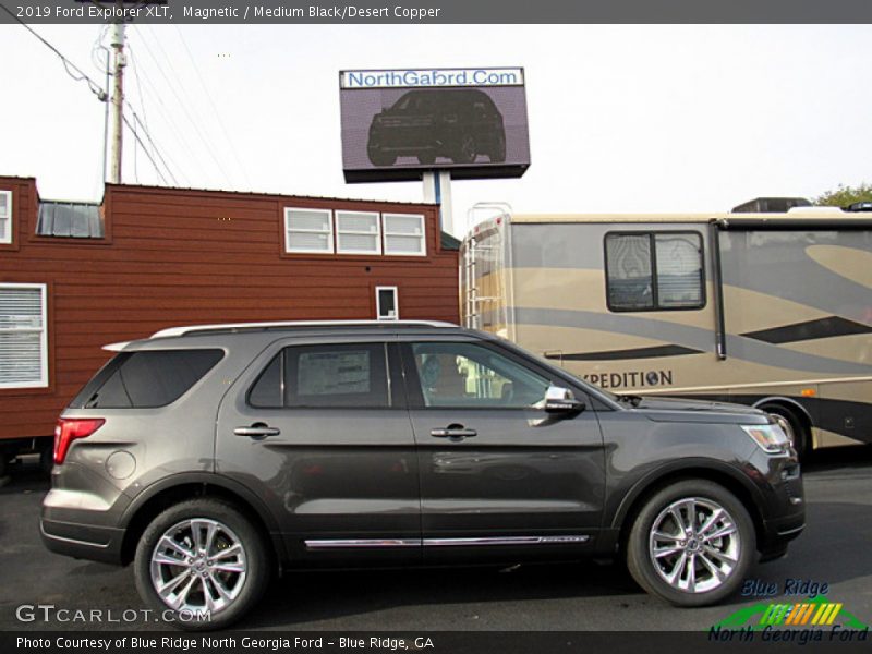 Magnetic / Medium Black/Desert Copper 2019 Ford Explorer XLT