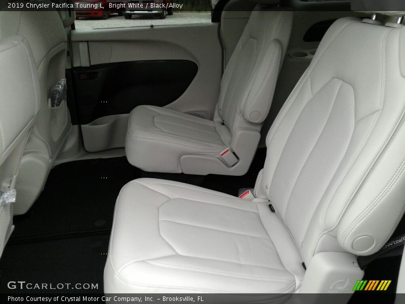 Bright White / Black/Alloy 2019 Chrysler Pacifica Touring L