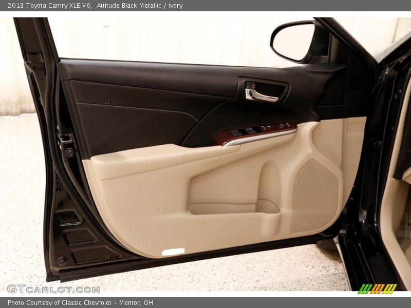 Attitude Black Metallic / Ivory 2013 Toyota Camry XLE V6
