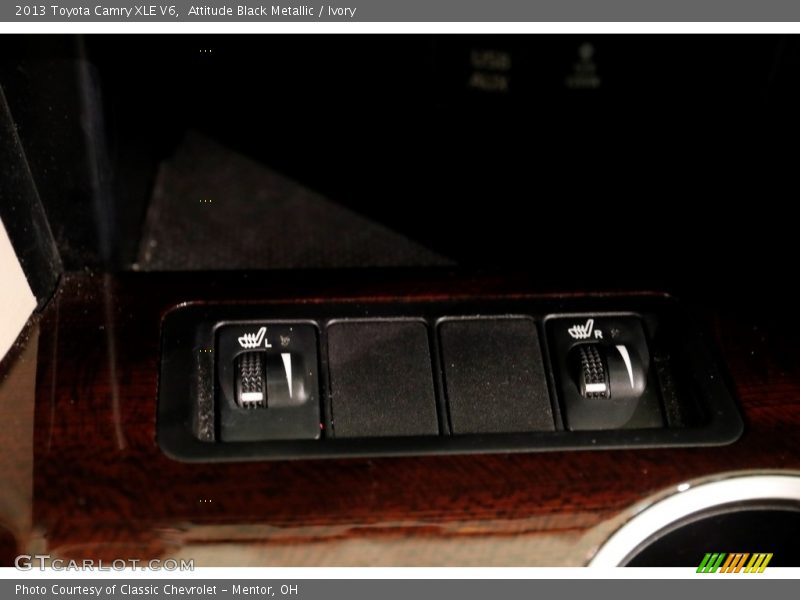 Attitude Black Metallic / Ivory 2013 Toyota Camry XLE V6