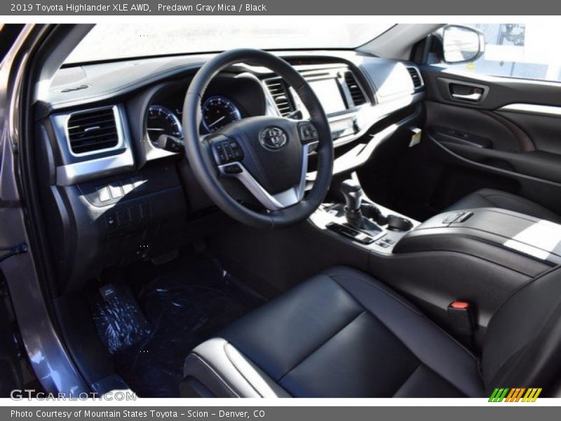 Predawn Gray Mica / Black 2019 Toyota Highlander XLE AWD