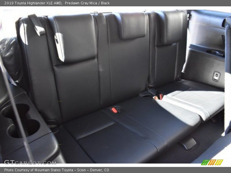 Predawn Gray Mica / Black 2019 Toyota Highlander XLE AWD