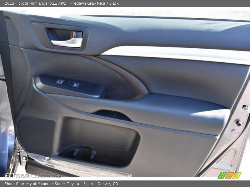Predawn Gray Mica / Black 2019 Toyota Highlander XLE AWD