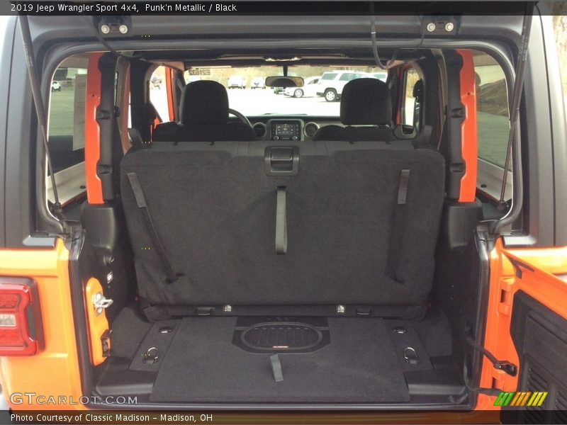  2019 Wrangler Sport 4x4 Trunk