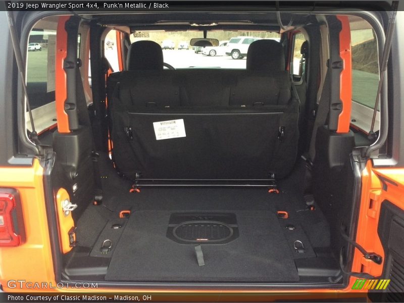  2019 Wrangler Sport 4x4 Trunk