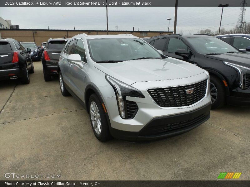 Front 3/4 View of 2019 XT4 Luxury AWD
