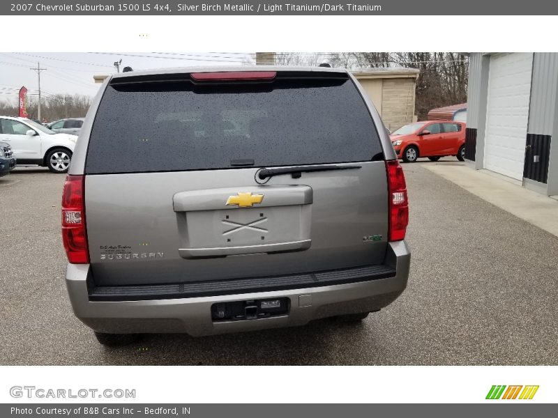 Silver Birch Metallic / Light Titanium/Dark Titanium 2007 Chevrolet Suburban 1500 LS 4x4