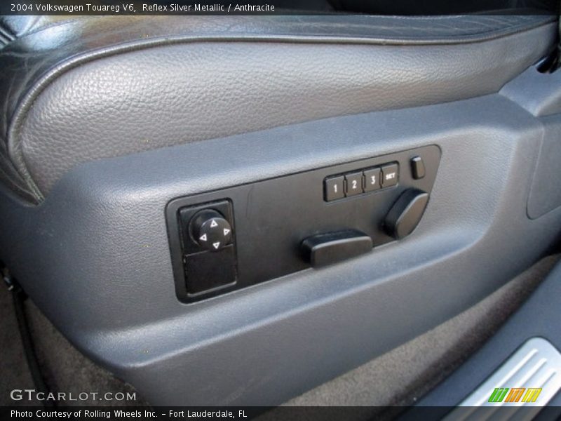 Reflex Silver Metallic / Anthracite 2004 Volkswagen Touareg V6