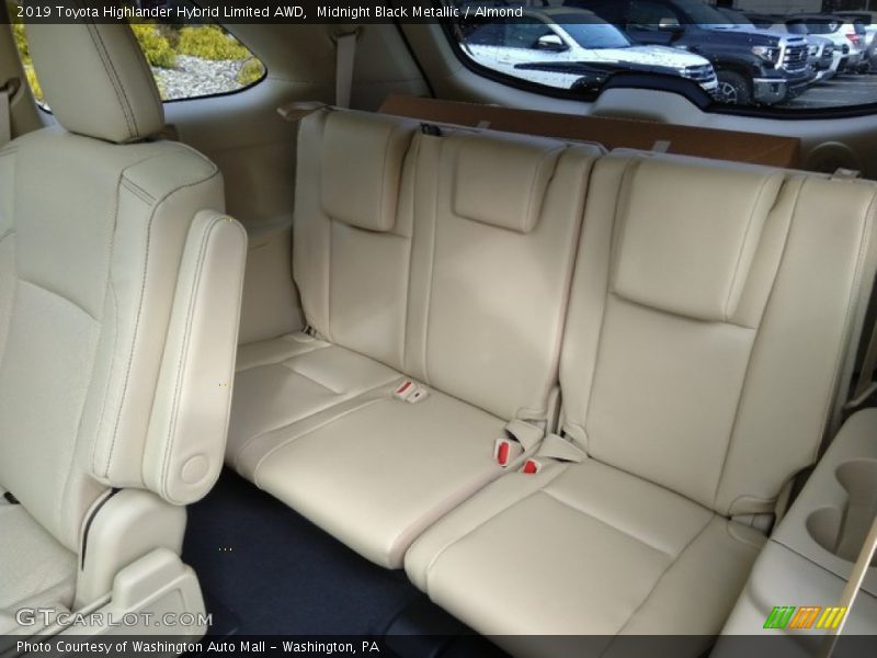 Midnight Black Metallic / Almond 2019 Toyota Highlander Hybrid Limited AWD