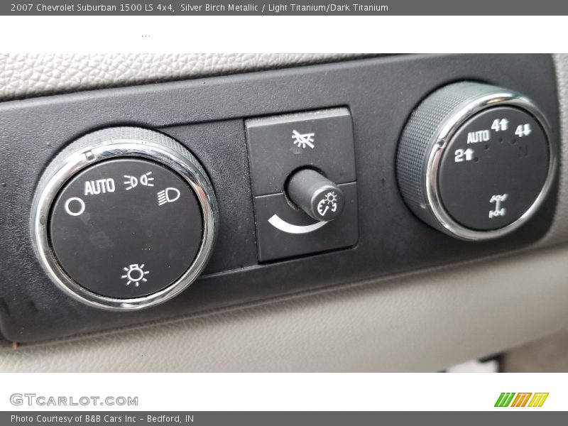 Silver Birch Metallic / Light Titanium/Dark Titanium 2007 Chevrolet Suburban 1500 LS 4x4