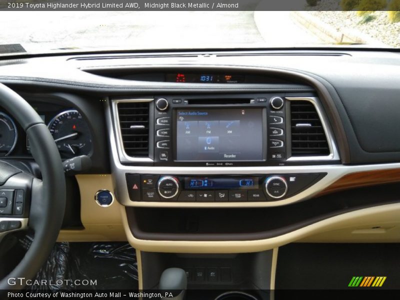 Controls of 2019 Highlander Hybrid Limited AWD