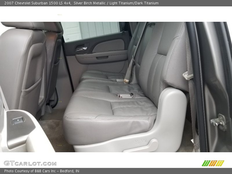 Silver Birch Metallic / Light Titanium/Dark Titanium 2007 Chevrolet Suburban 1500 LS 4x4