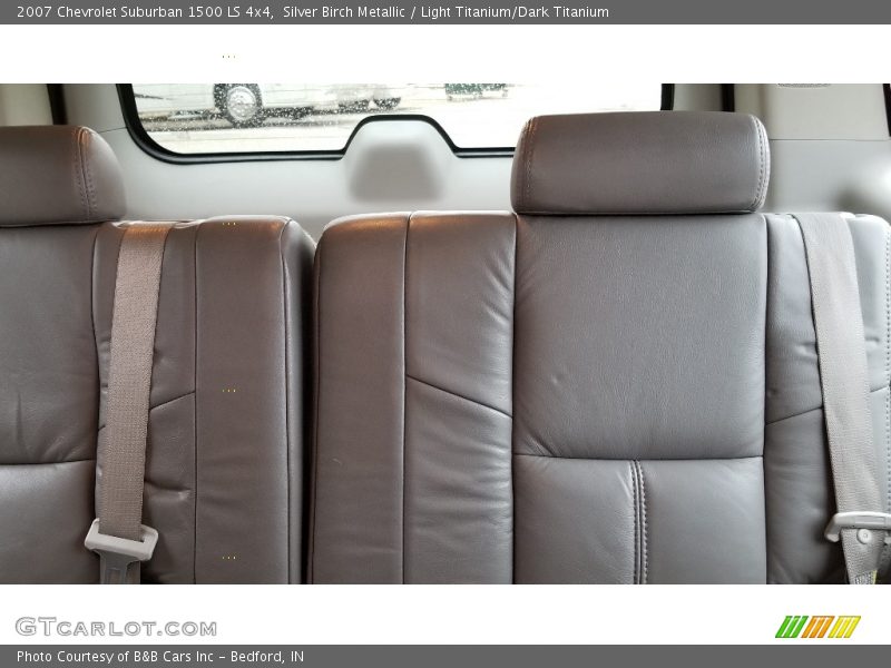 Silver Birch Metallic / Light Titanium/Dark Titanium 2007 Chevrolet Suburban 1500 LS 4x4
