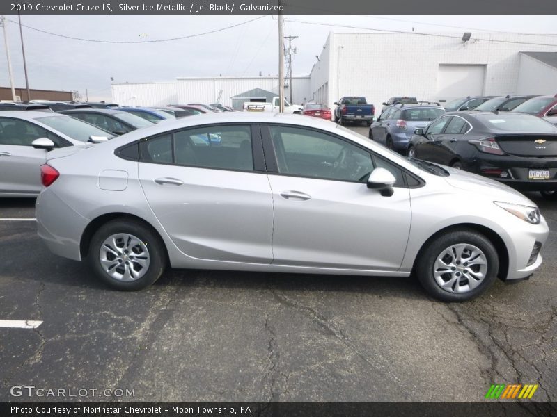 Silver Ice Metallic / Jet Black/­Galvanized 2019 Chevrolet Cruze LS