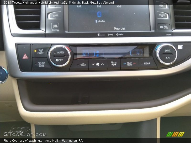 Controls of 2019 Highlander Hybrid Limited AWD