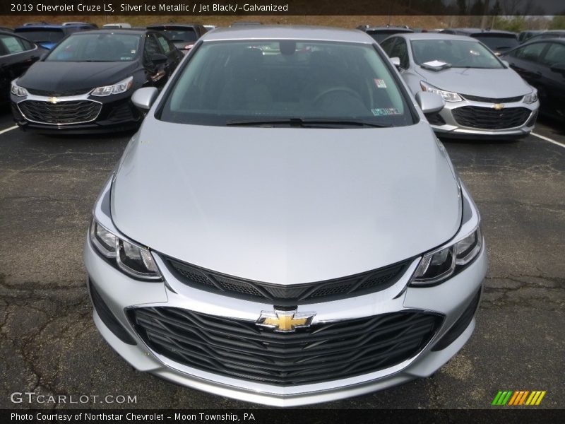 Silver Ice Metallic / Jet Black/­Galvanized 2019 Chevrolet Cruze LS