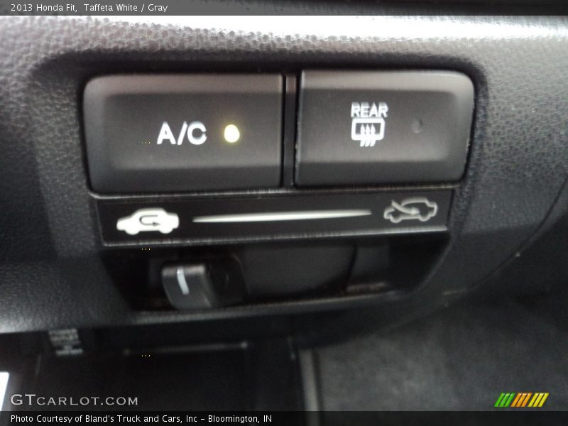 Taffeta White / Gray 2013 Honda Fit