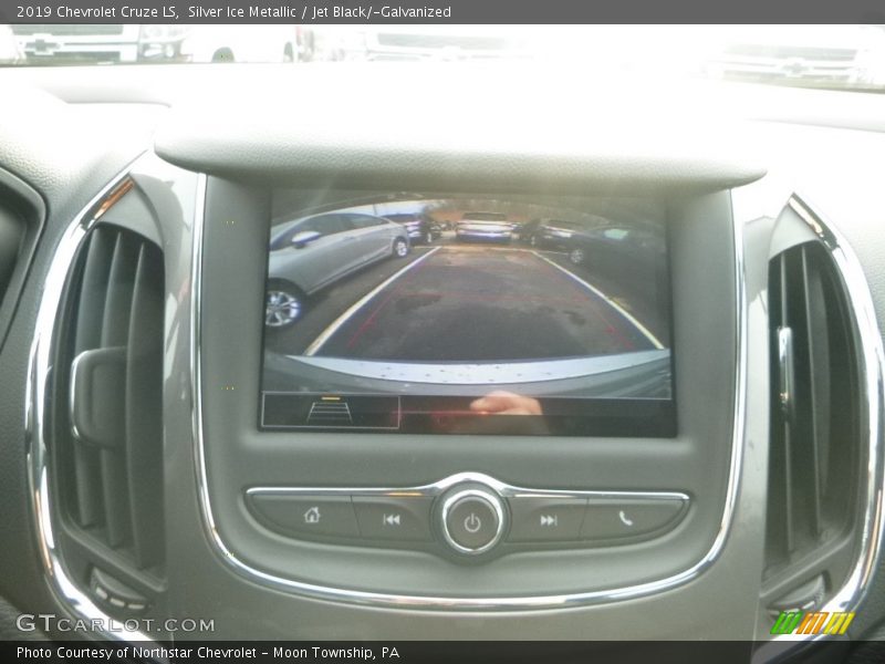 Silver Ice Metallic / Jet Black/­Galvanized 2019 Chevrolet Cruze LS