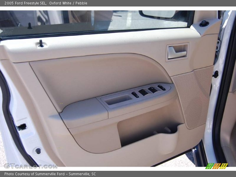 Oxford White / Pebble 2005 Ford Freestyle SEL