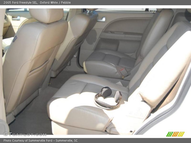 Oxford White / Pebble 2005 Ford Freestyle SEL