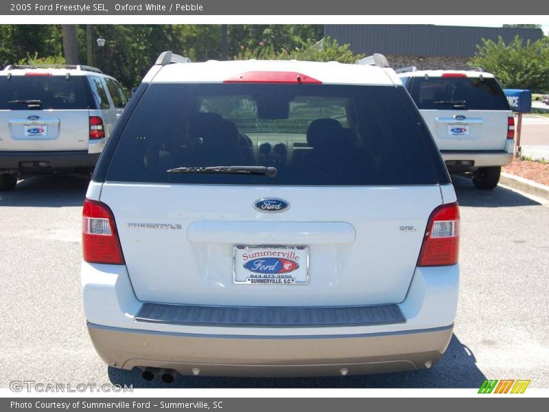 Oxford White / Pebble 2005 Ford Freestyle SEL