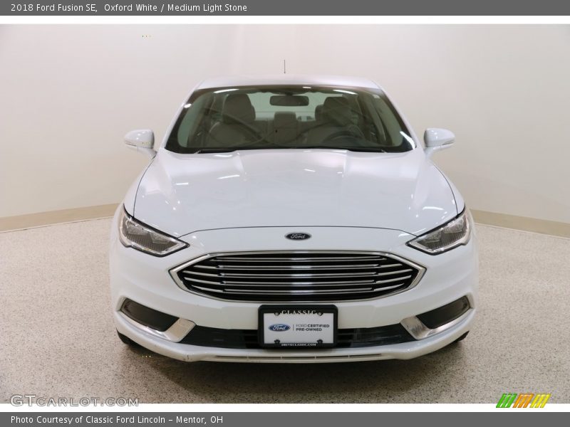Oxford White / Medium Light Stone 2018 Ford Fusion SE