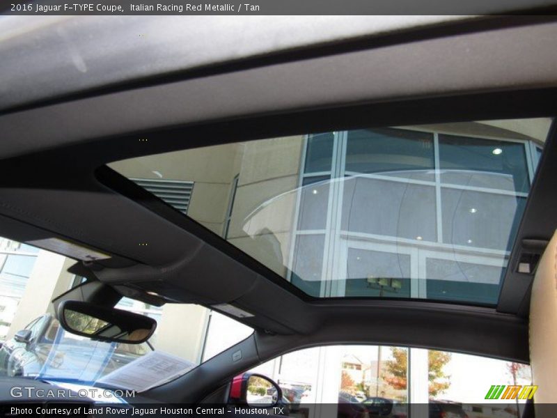 Sunroof of 2016 F-TYPE Coupe