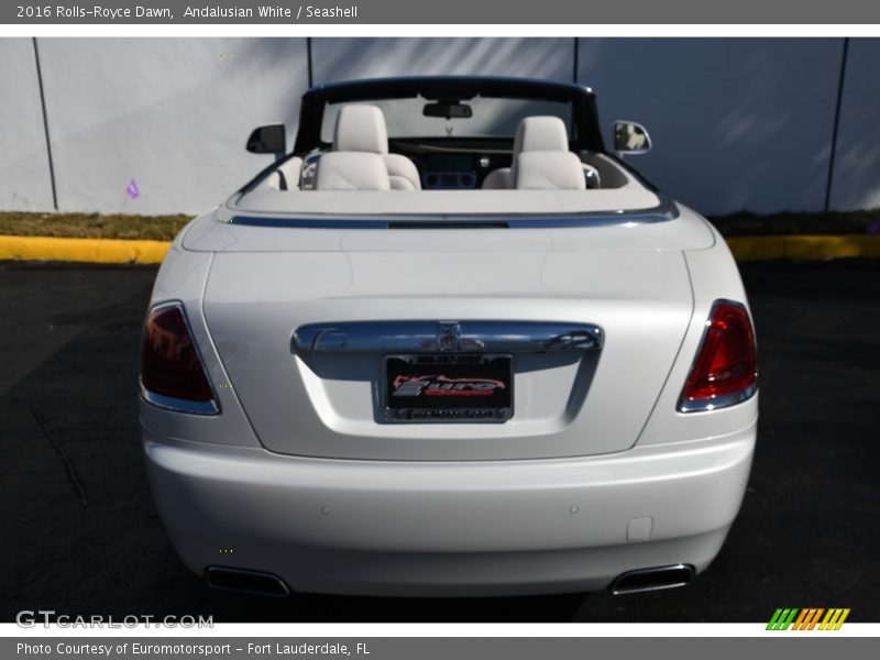 Andalusian White / Seashell 2016 Rolls-Royce Dawn