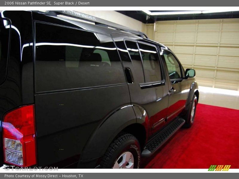 Super Black / Desert 2006 Nissan Pathfinder SE