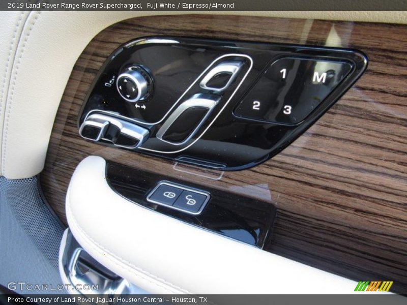 Controls of 2019 Range Rover Supercharged