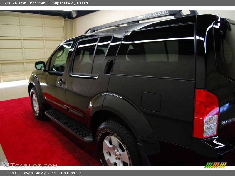 Super Black / Desert 2006 Nissan Pathfinder SE
