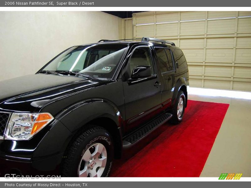 Super Black / Desert 2006 Nissan Pathfinder SE