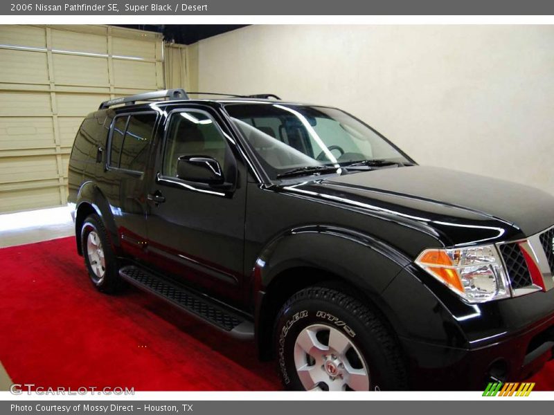 Super Black / Desert 2006 Nissan Pathfinder SE