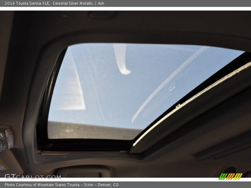 Celestial Silver Metallic / Ash 2019 Toyota Sienna XLE