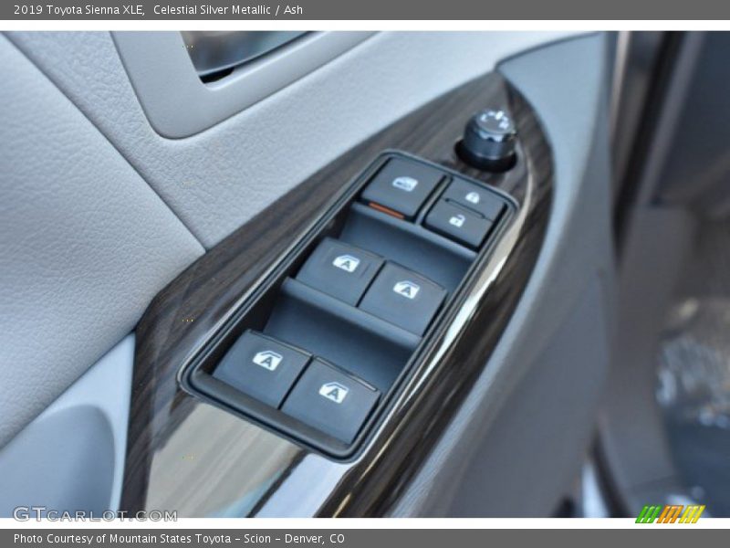 Celestial Silver Metallic / Ash 2019 Toyota Sienna XLE