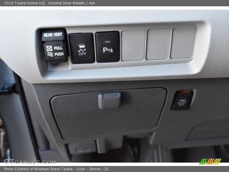 Celestial Silver Metallic / Ash 2019 Toyota Sienna XLE
