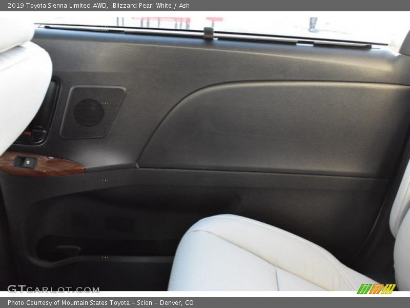 Blizzard Pearl White / Ash 2019 Toyota Sienna Limited AWD