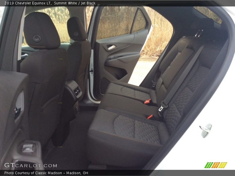 Summit White / Jet Black 2019 Chevrolet Equinox LT