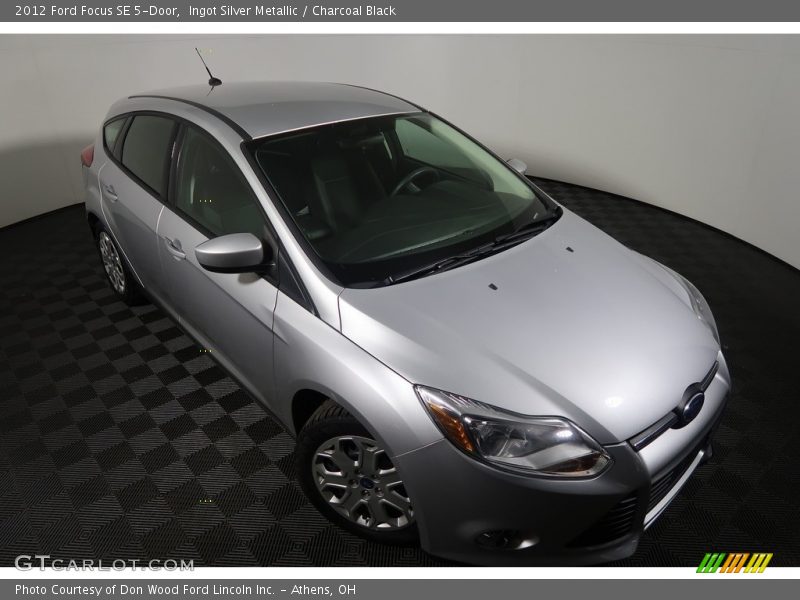Ingot Silver Metallic / Charcoal Black 2012 Ford Focus SE 5-Door
