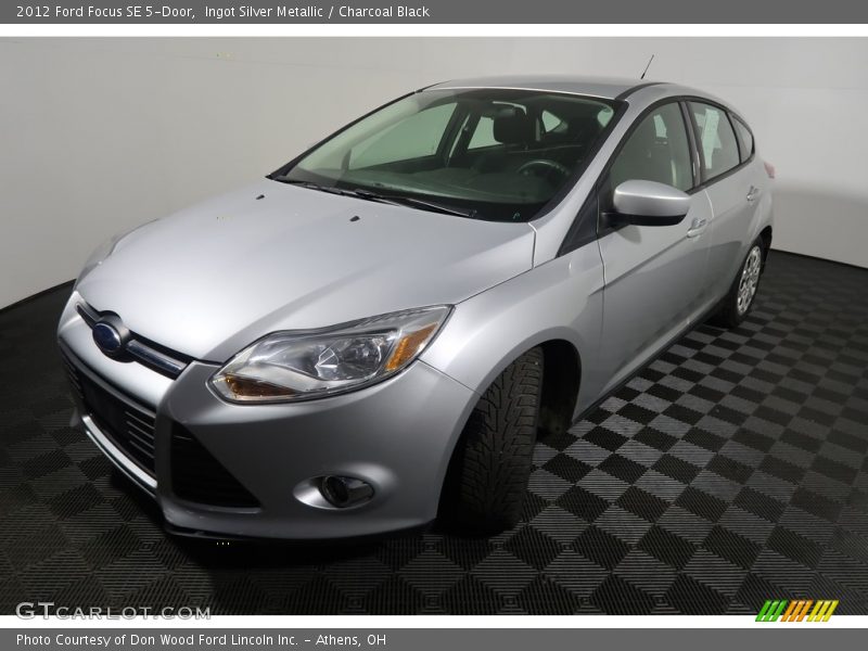 Ingot Silver Metallic / Charcoal Black 2012 Ford Focus SE 5-Door