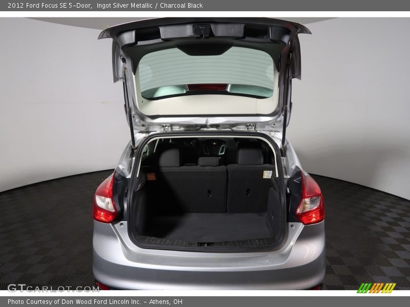 Ingot Silver Metallic / Charcoal Black 2012 Ford Focus SE 5-Door