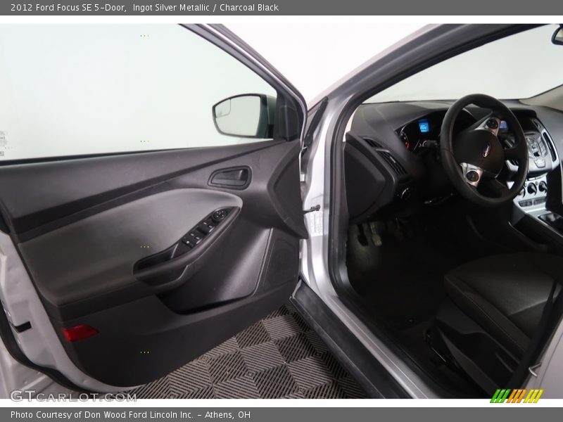 Ingot Silver Metallic / Charcoal Black 2012 Ford Focus SE 5-Door