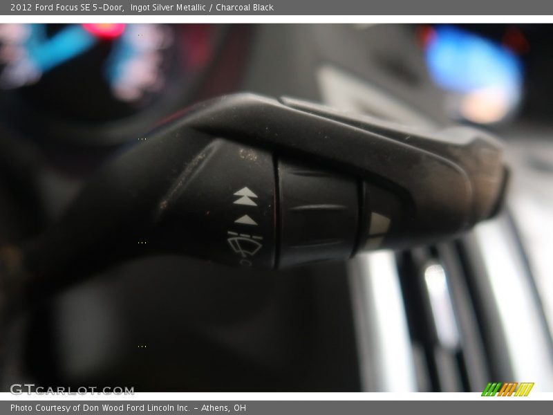 Ingot Silver Metallic / Charcoal Black 2012 Ford Focus SE 5-Door