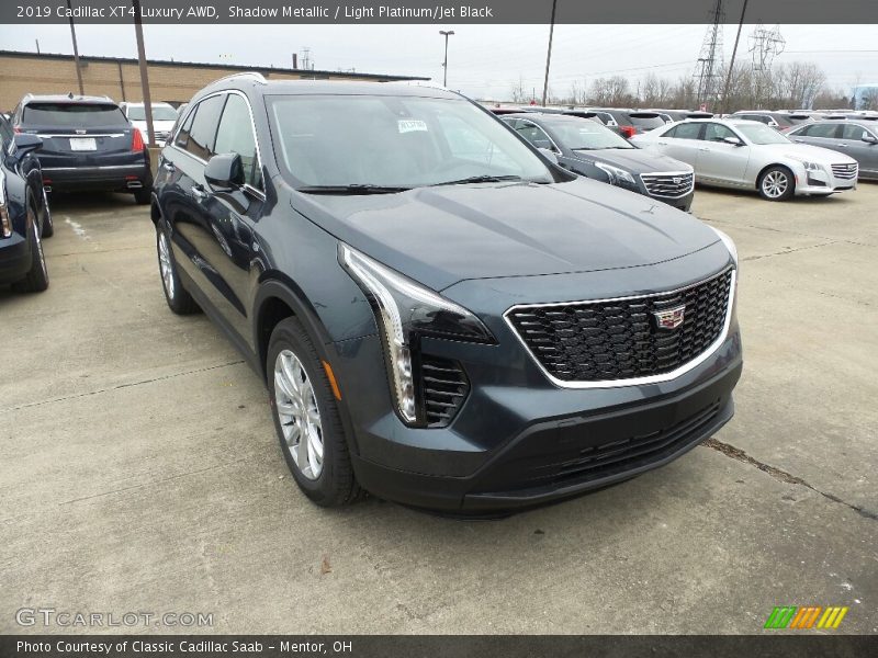 Front 3/4 View of 2019 XT4 Luxury AWD