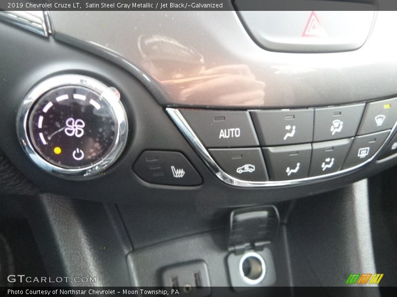 Satin Steel Gray Metallic / Jet Black/­Galvanized 2019 Chevrolet Cruze LT